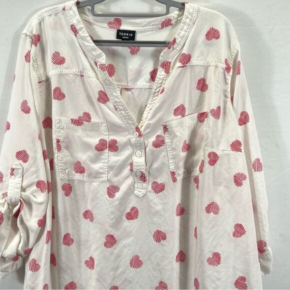Torrid Cream Blouse with Pink Heart Pattern - Picture 2 of 11
